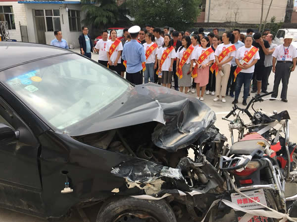 隴南駕校文明交通進(jìn)駕?！拔鍌€一”活動