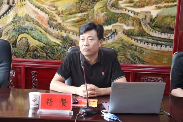 市政府國資委黨委委員、副主任符贊到隴運集團(tuán)公司開展講授 黨紀(jì)學(xué)習(xí)教育專題 黨課暨“七一”慰問活動