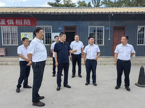 黨委書記、董事長張宏偉在成縣片單位開展工作調研