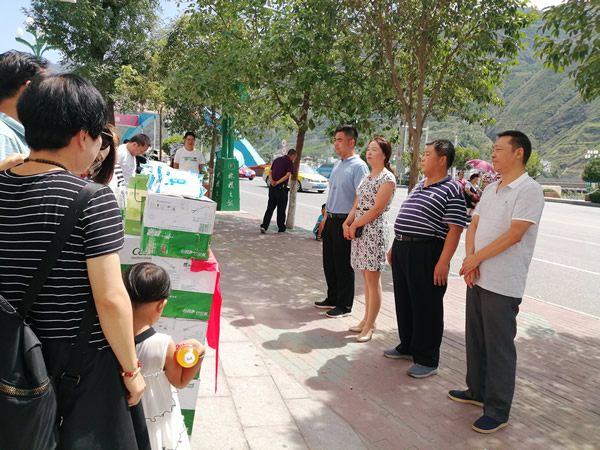 隴南市總工會(huì)深入隴運(yùn)集團(tuán)“夏送清涼” 慰問一線職工